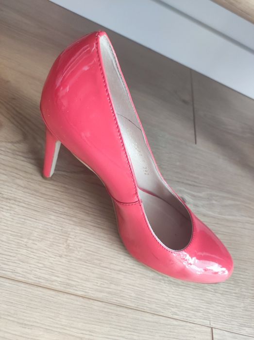 Czółenka Gino Rossi, koral