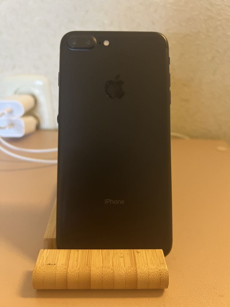 iPhone 7  plus 128 GB black - продам,  відмінний стан без дефектів