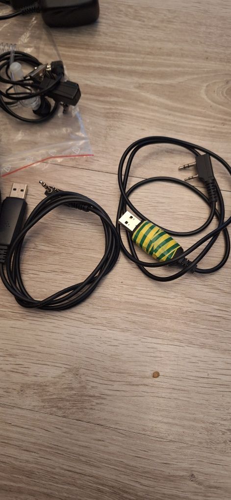 Baofeng 1801 DMR UV -komplet 2 sz wraz d dodatkowymi akcesoriami