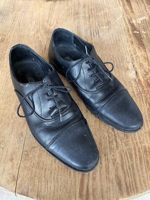 sapatos pretos 42