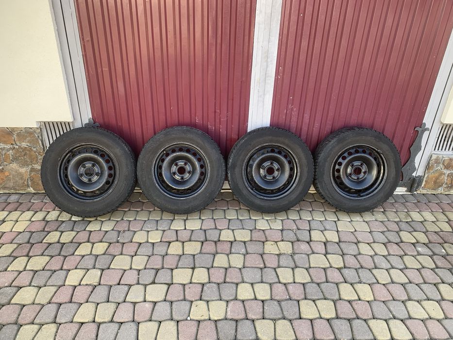 Комплект зимової резини 195/65r15 ціна комплекту 6000грн