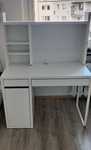 Biurko Ikea Micke z nadstawką