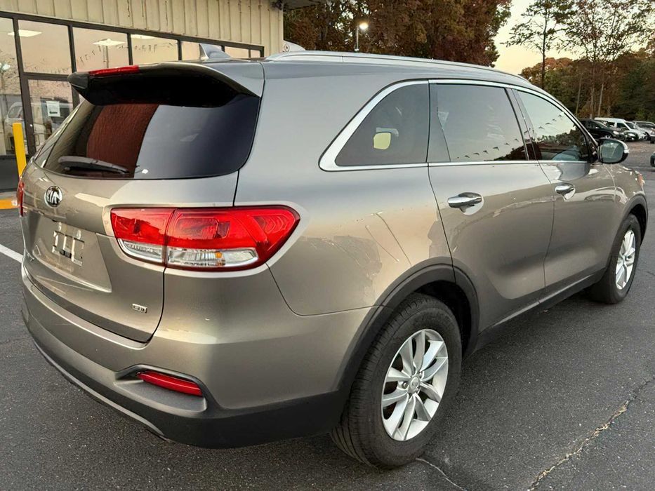 Kia Sorento LX      2018