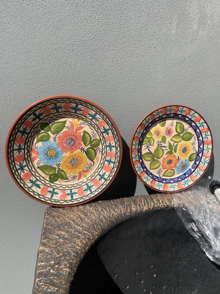 Quatro pratos decorativos