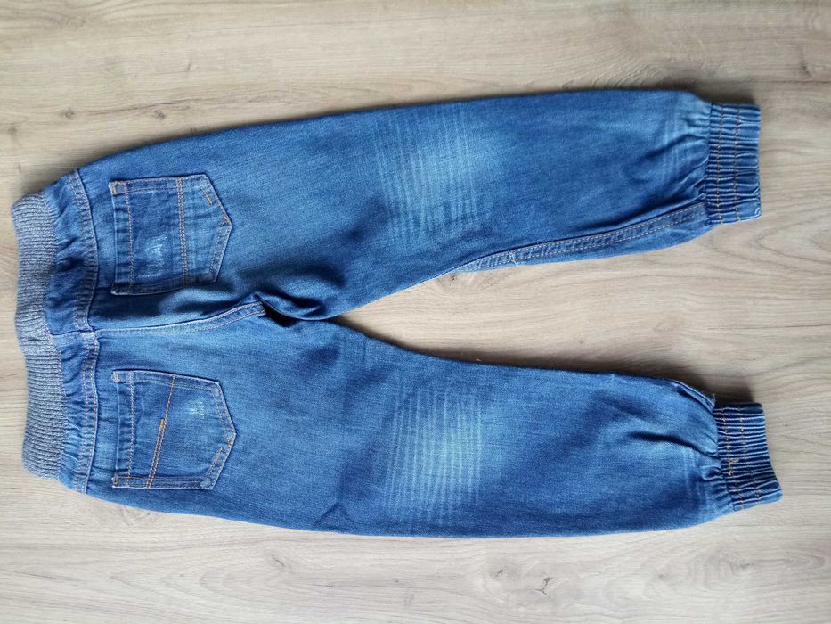 jeansy joggery r. 122 dla chłopca