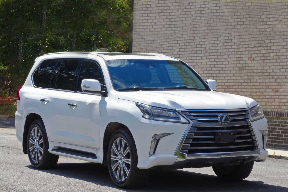 Lexus LX 570      2016