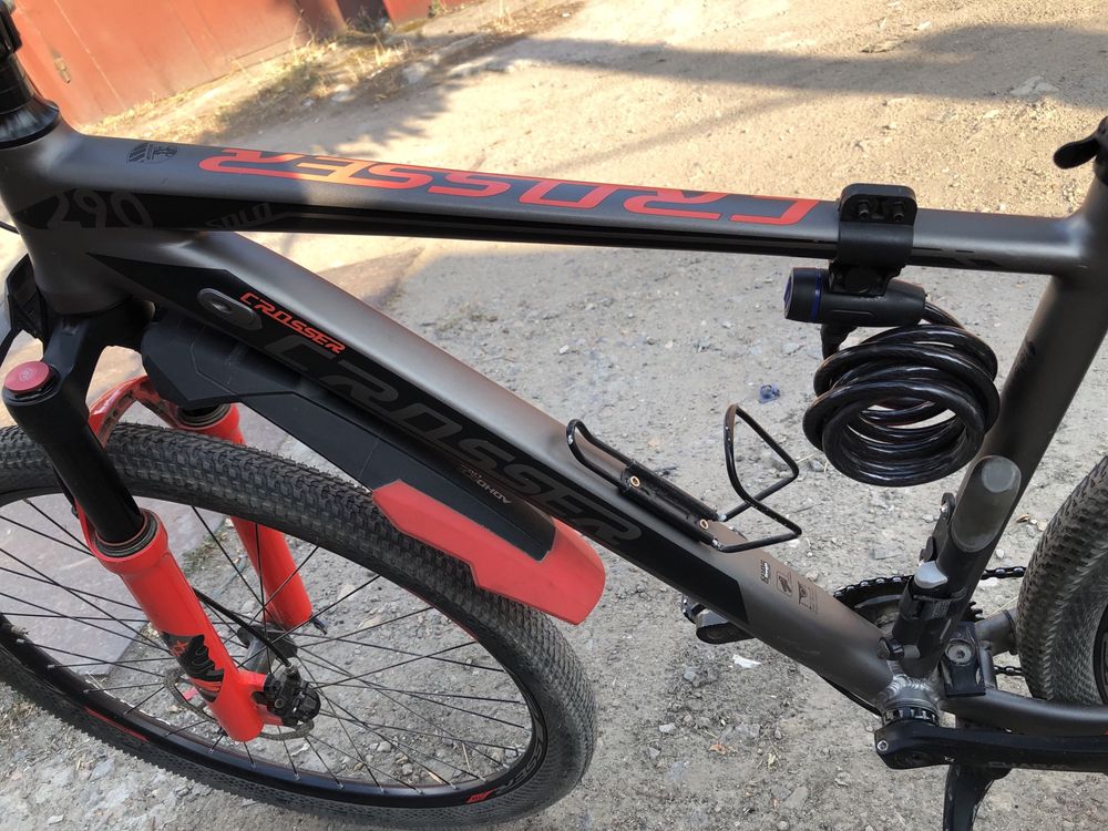 Велосипед фирмы Crosser с комплектующем от Shimano L-Twoo AX
