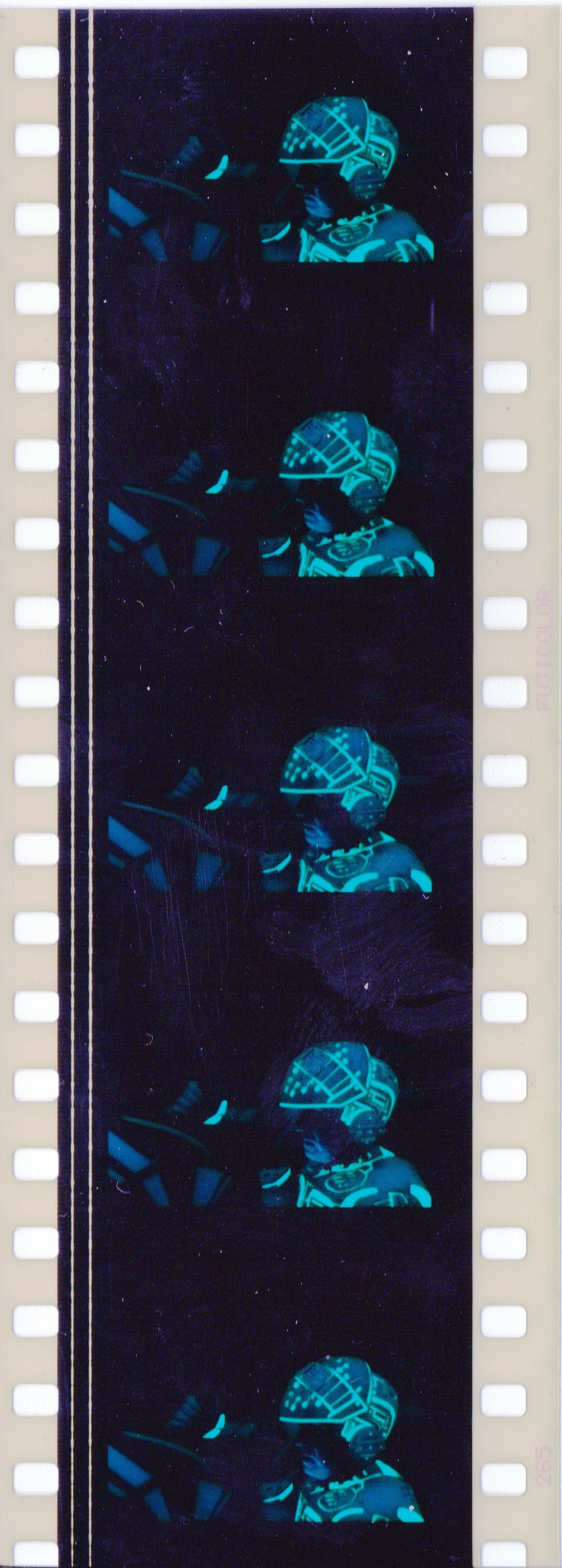 Fotogramas em película 35mm do filme culto TRON