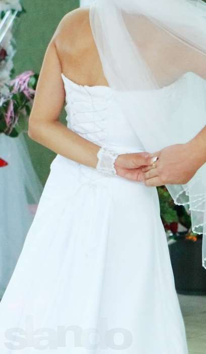 Продам свадебное платье недорого!