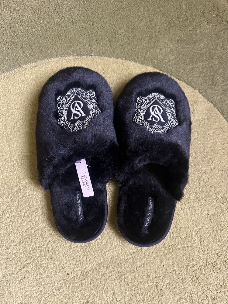 Тапочки Victoria's Secret Closed-Toe Faux Fur Slippers ОРИГІНАЛ!