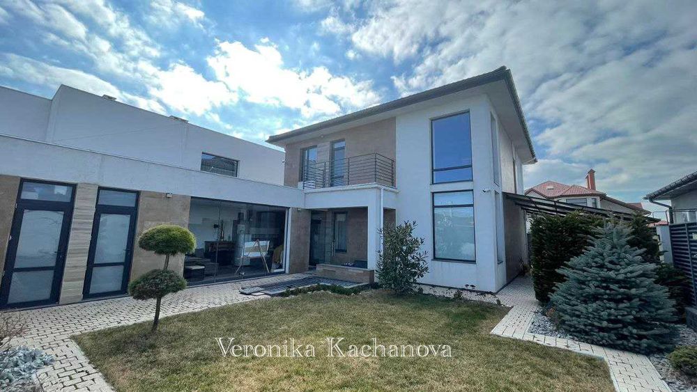 Аренда не большого, уютного дома в Совиньоне