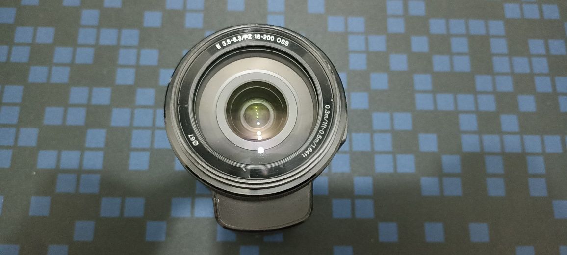 Lente objetiva Sony SELP18200 pz