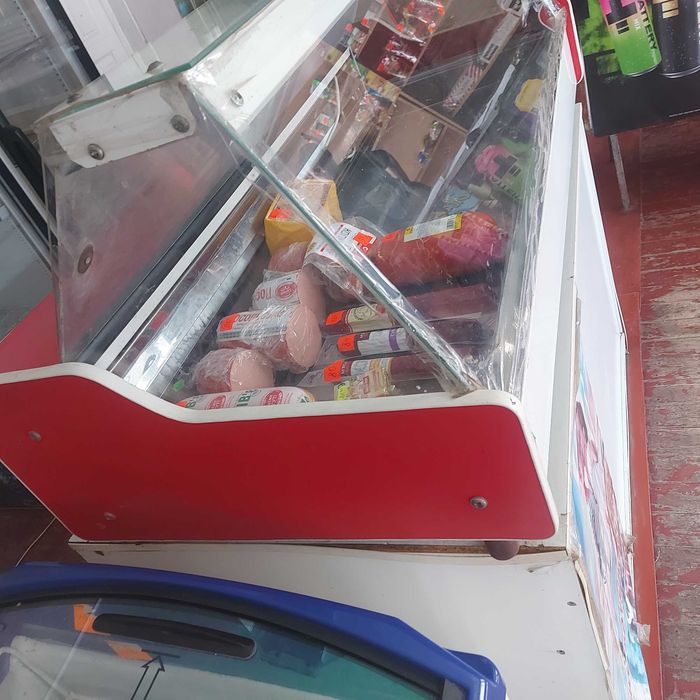 Холодильна вітрина