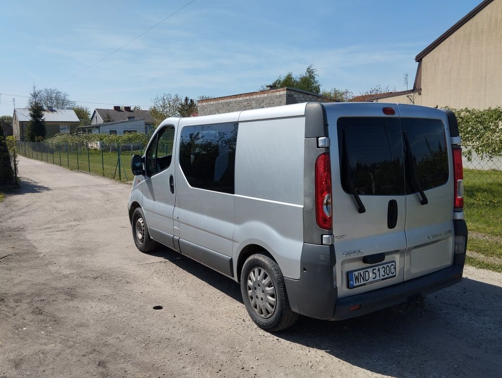 Opel Vivaro 5 osobowy w ciagłym użytkowaniu