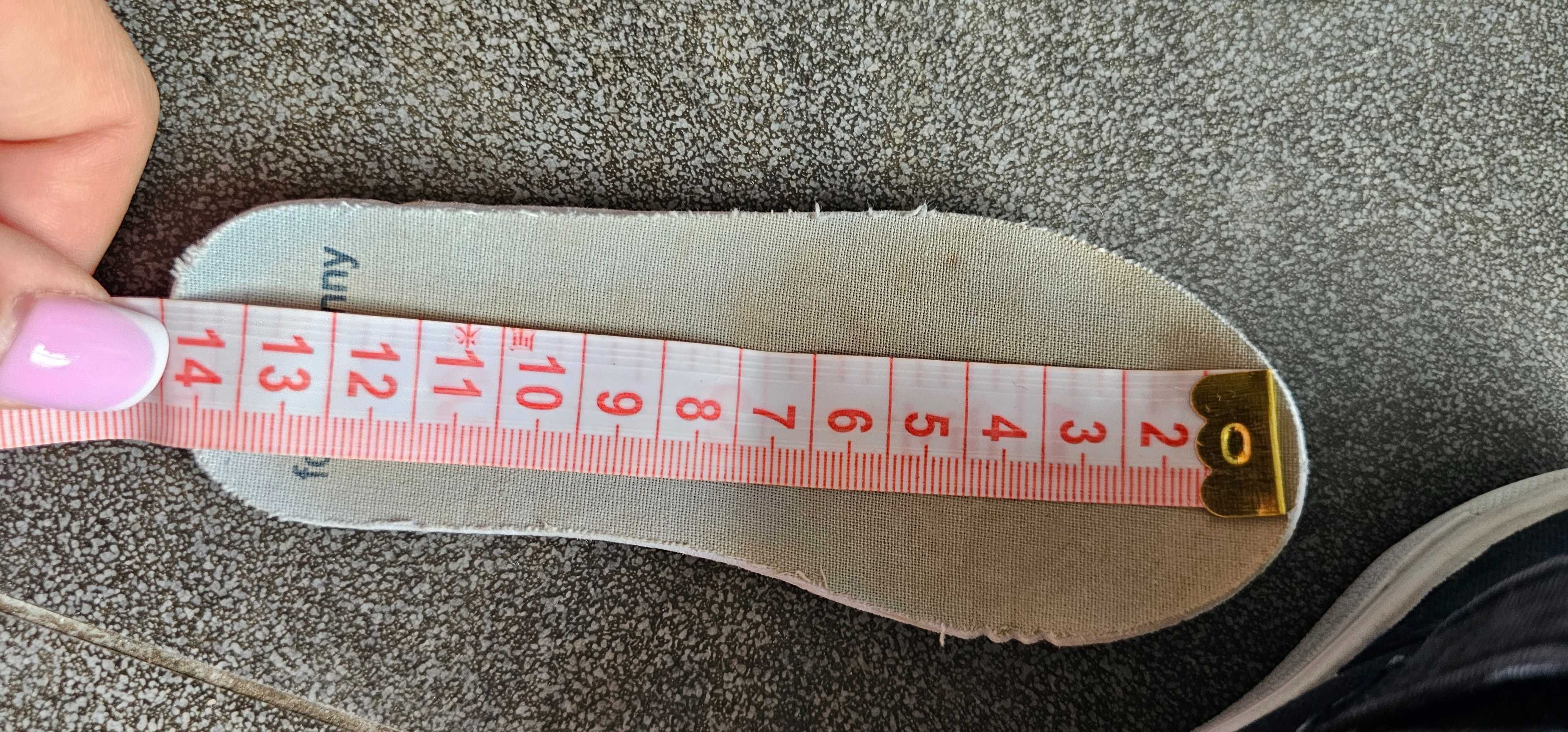 Дитячі кеди , взуття 13.5 см.