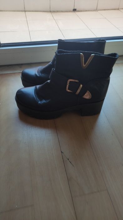 Botas pretas plataforma