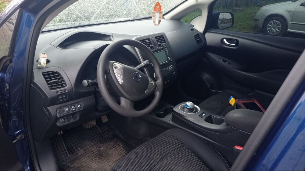 Nissan leaf 2017р.