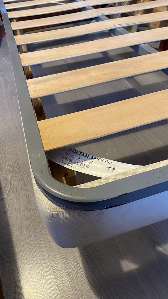 Cama Ikea com colchao / Solteiro