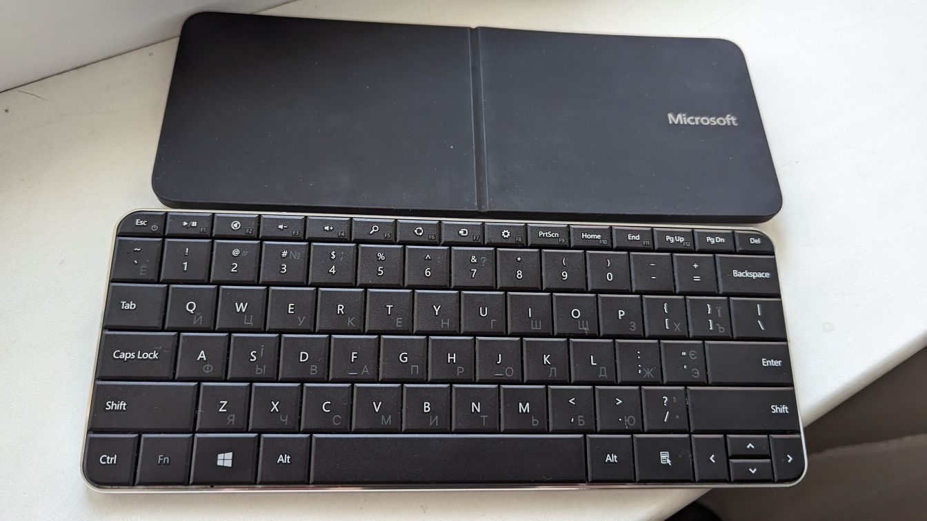 Клавиатура Microsoft Wedge Mobile Bluetooth Compact Keyboard