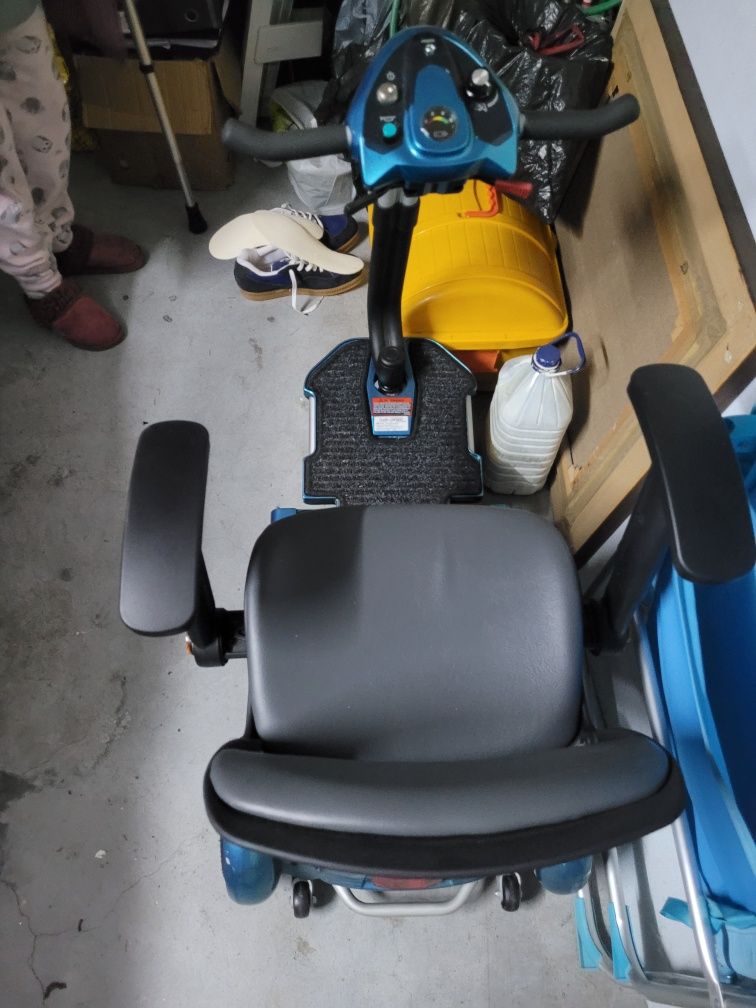 Cadeira/Trotinete Motorizada Semi-Nova
