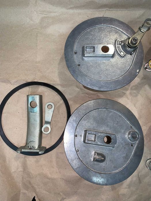 Новый тормозной опорник с колодками в сборе Ява 634-01, Чезет 472/3/5