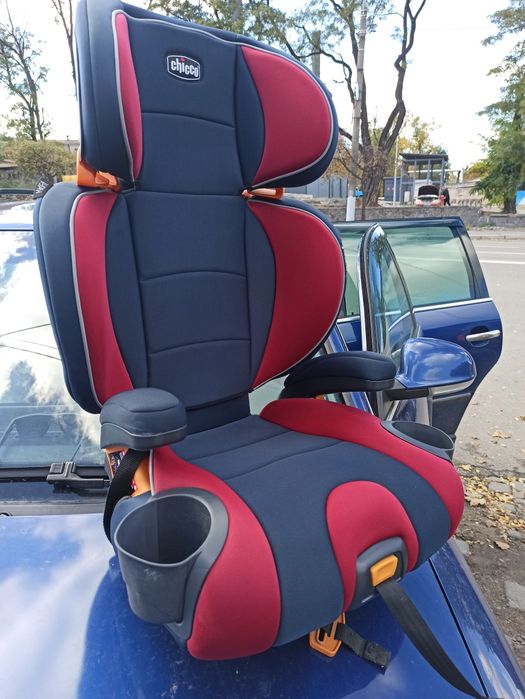 Продам дитяче автокрісло Chicco KidFit в гарному стані