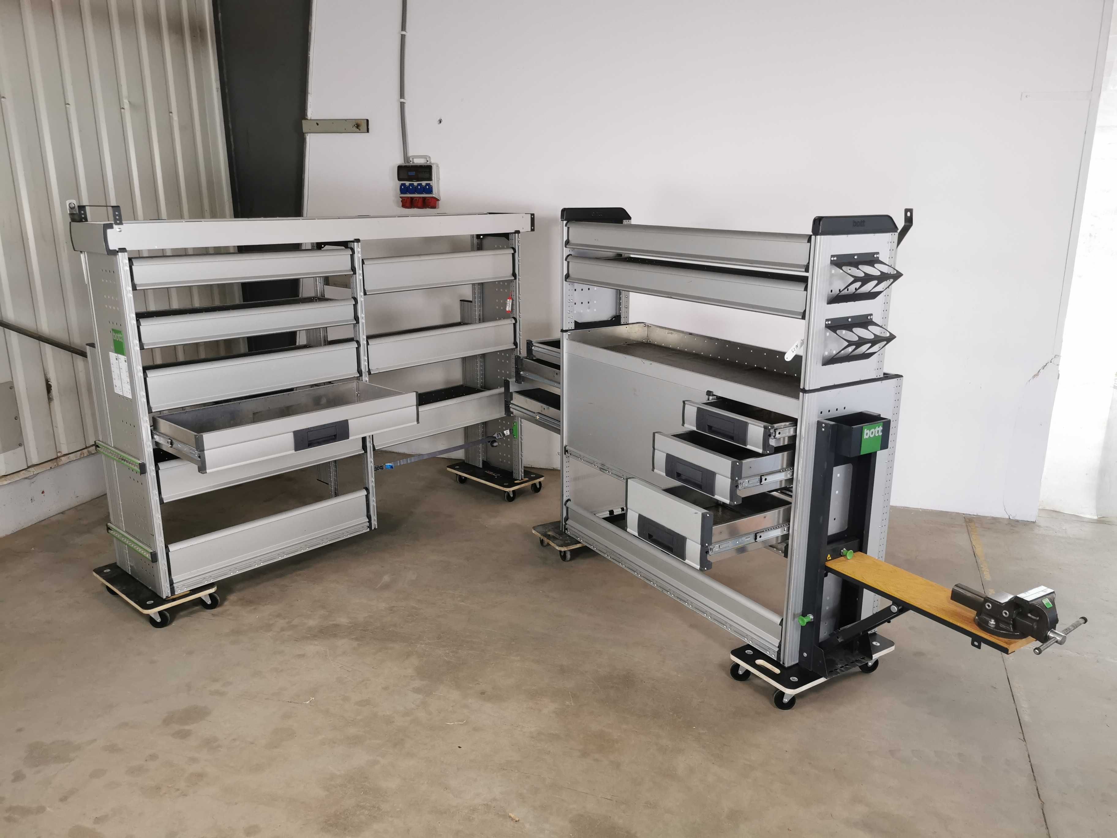 Zabudowa serwisowa warsztatowa CRAFTER SPRINTER TRANSIT MAN TGE IVECO