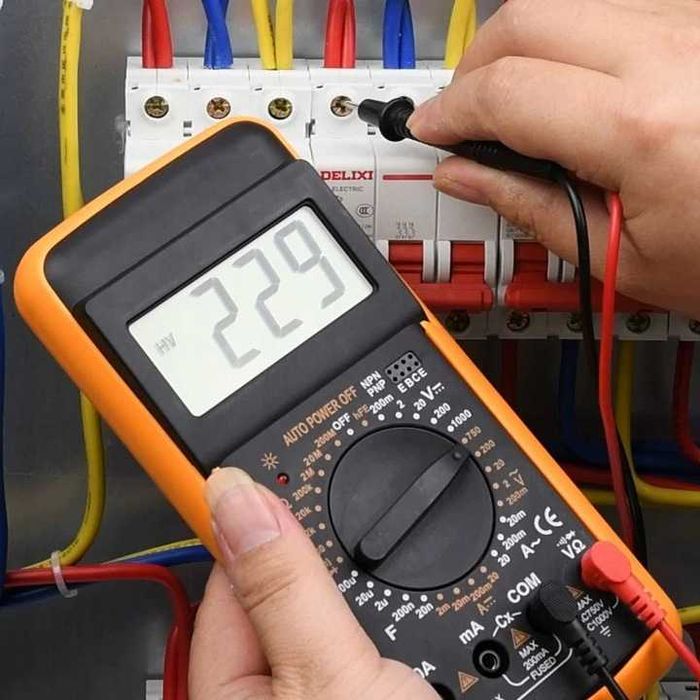 Profesjonalny cyfrowy miernik prądu multimetr tester napięcia LCD