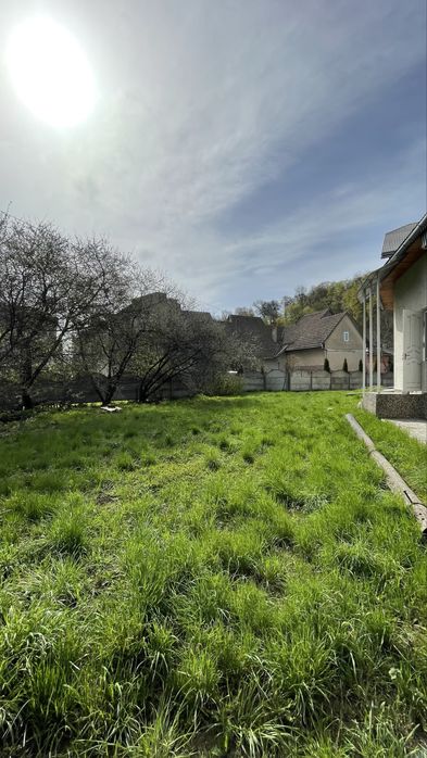 3-поверховий будинок і земельна ділянка 11 соток в центрі Галича _OL