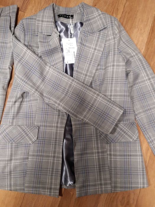 Стильный брючный костюм