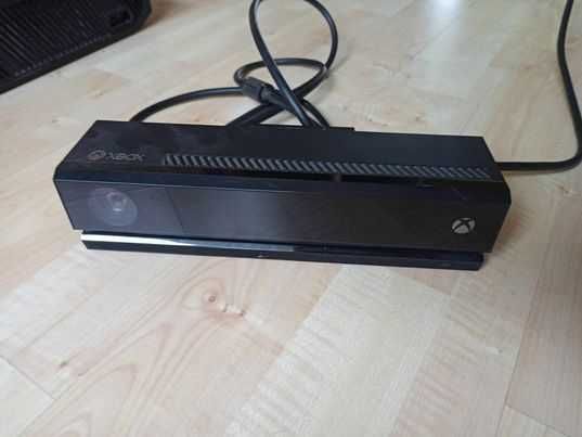 xbox one + 8 gier, oryginalny pad