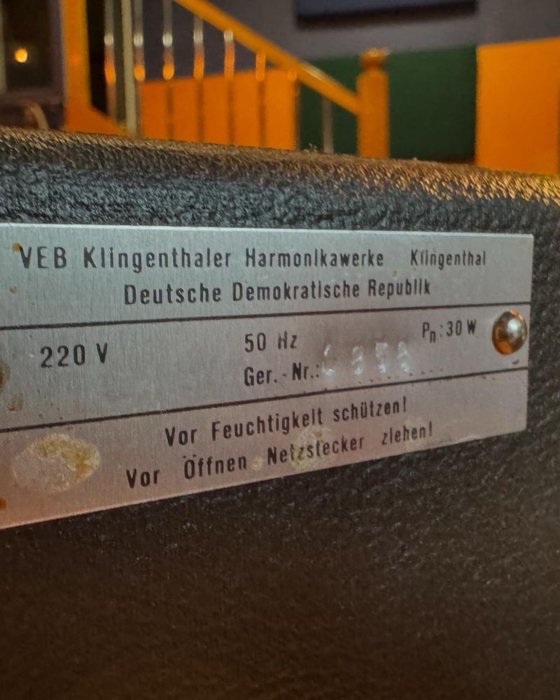 Harmonia Harmona Klingenthal elektryczny akordeon w klawiszowej formie