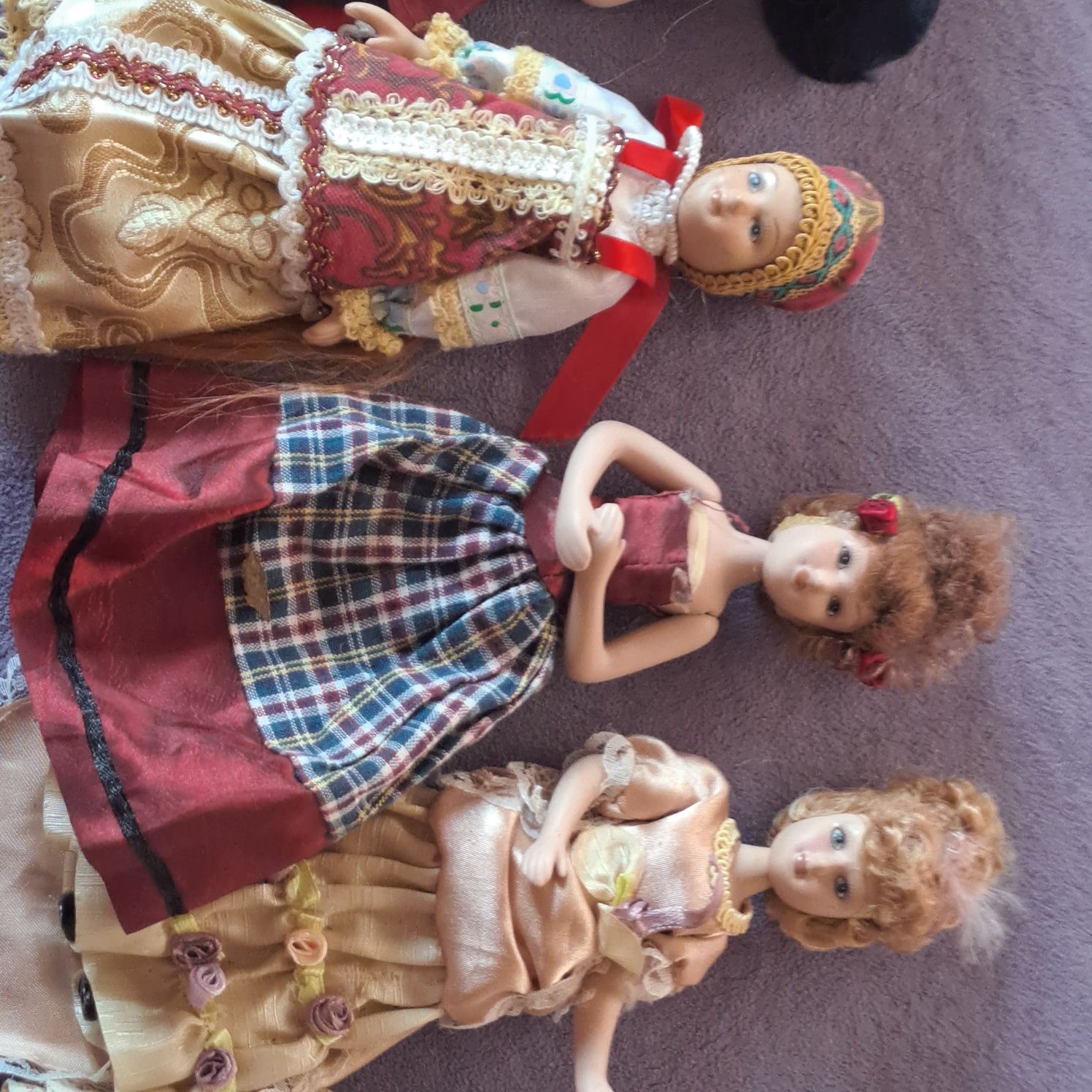 Продам фарфоровые куклы 15шт