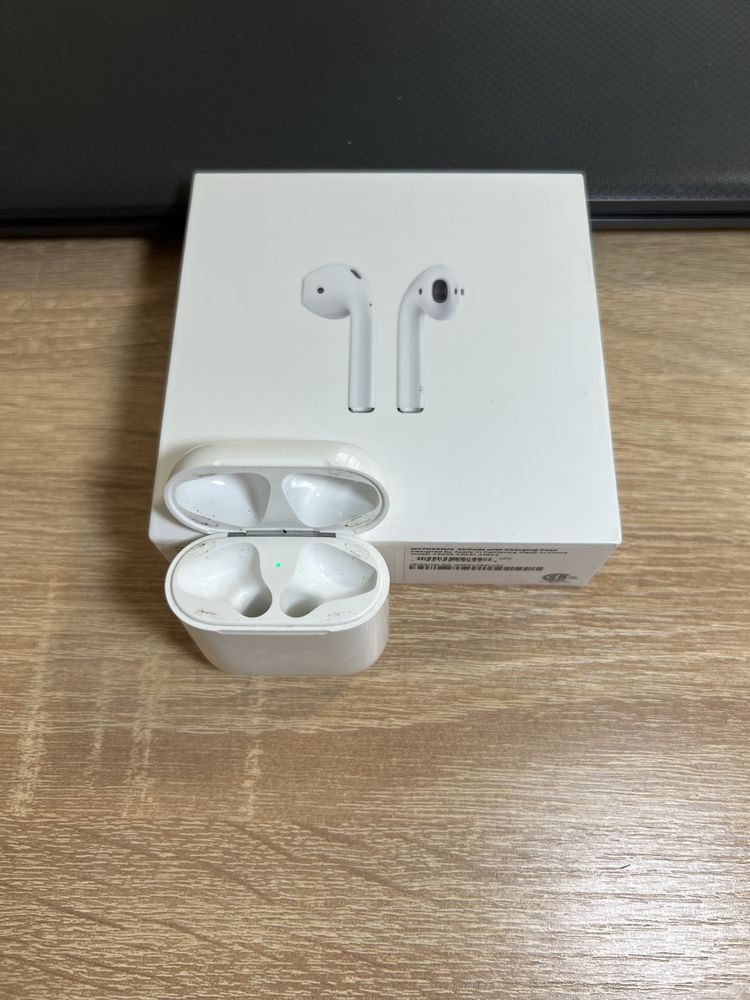 Airpods кейс б/в