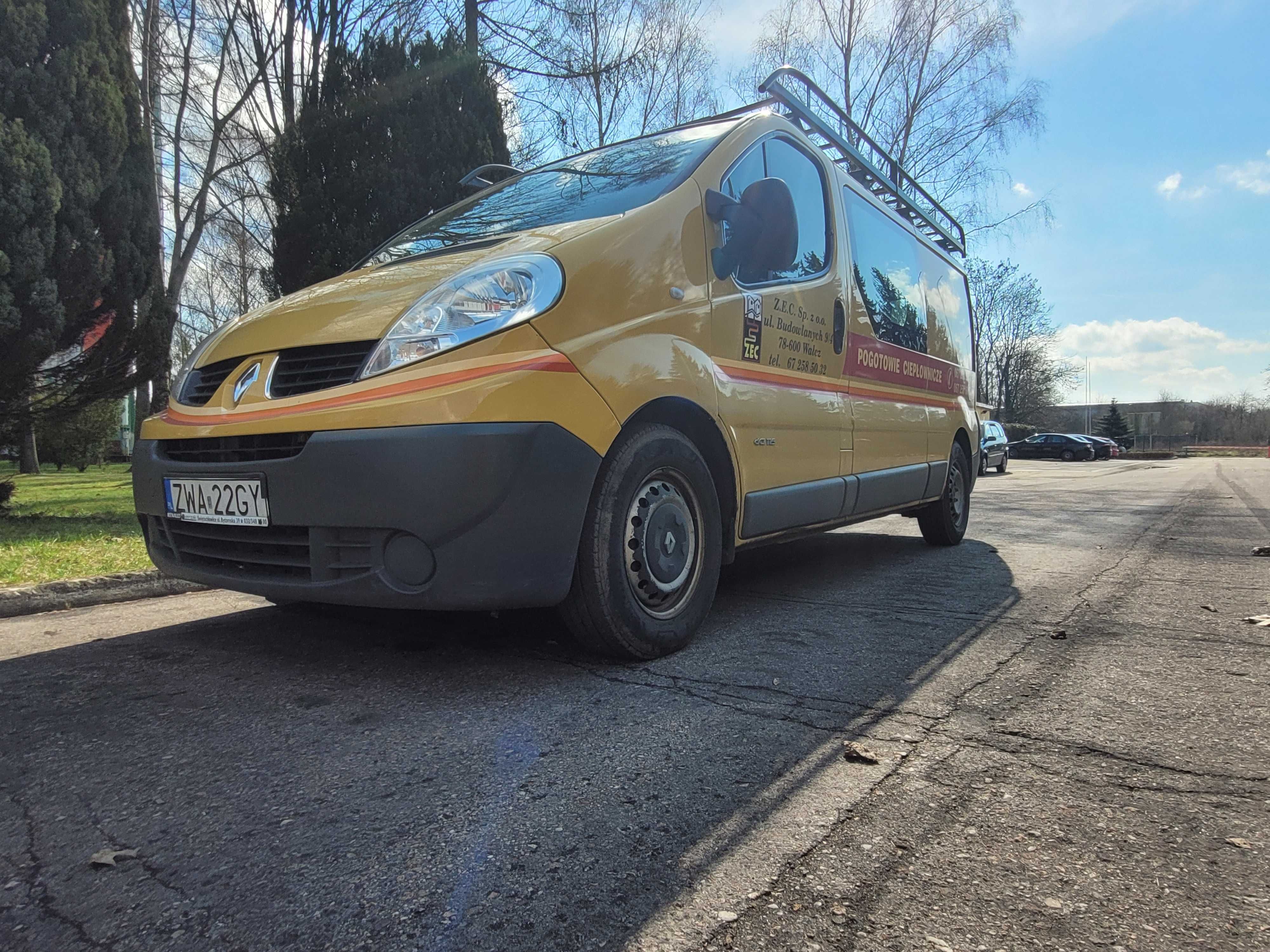 Samochód RENAULT TRAFIC 2008r