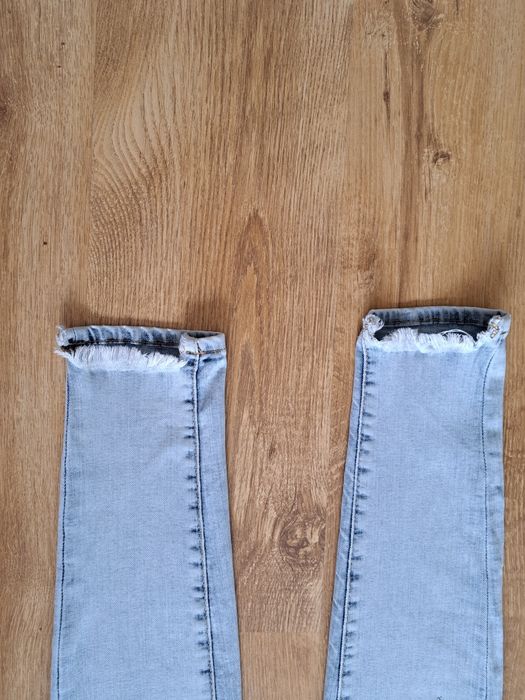 Spodnie  jeansowe Doshe z perełkami rozmiar  36