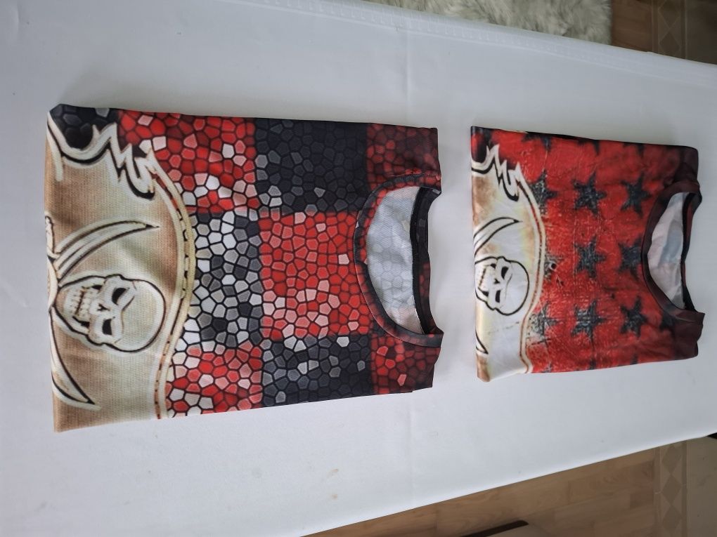 Dwie koszulki cyfrowy nadruk piracki wzór flag stan idealny XL-XXL