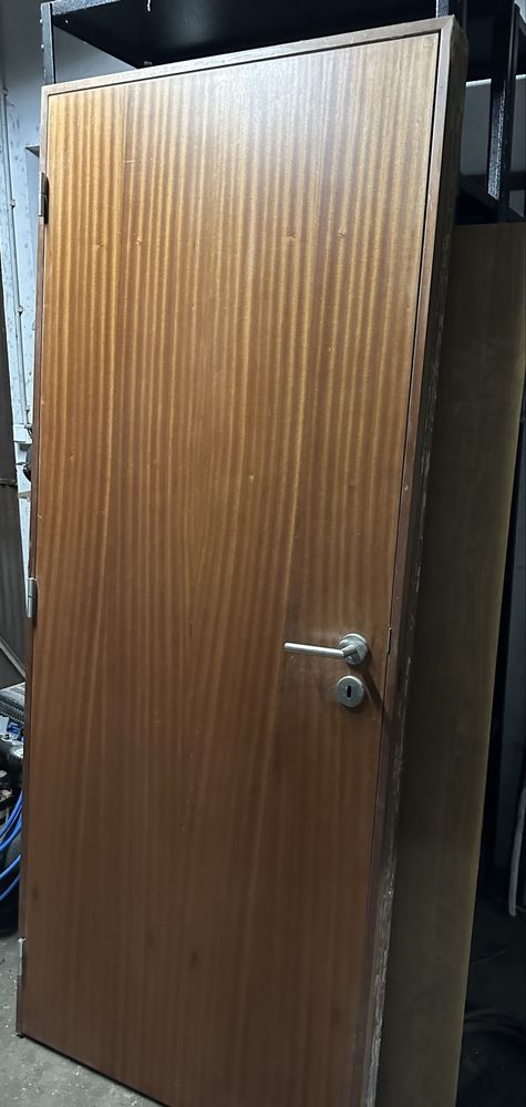 Porta mogno com aro