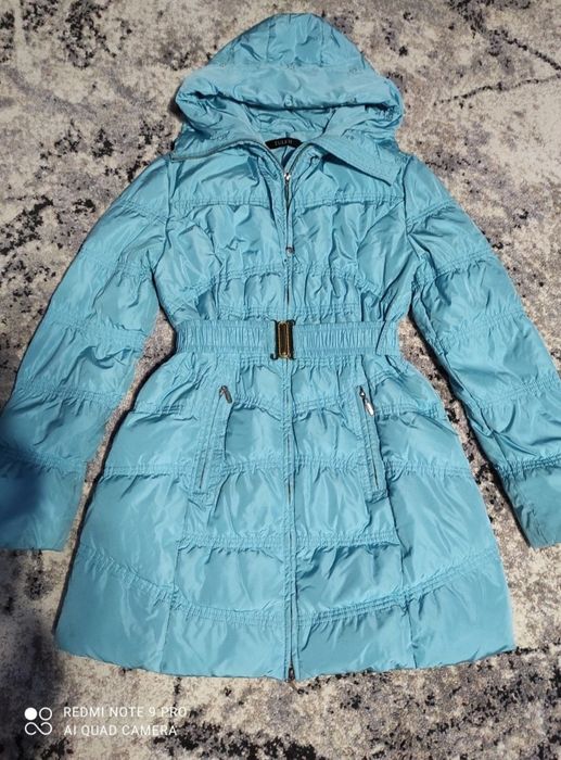 Продам женскую куртку,размер М,цена 500 гривен