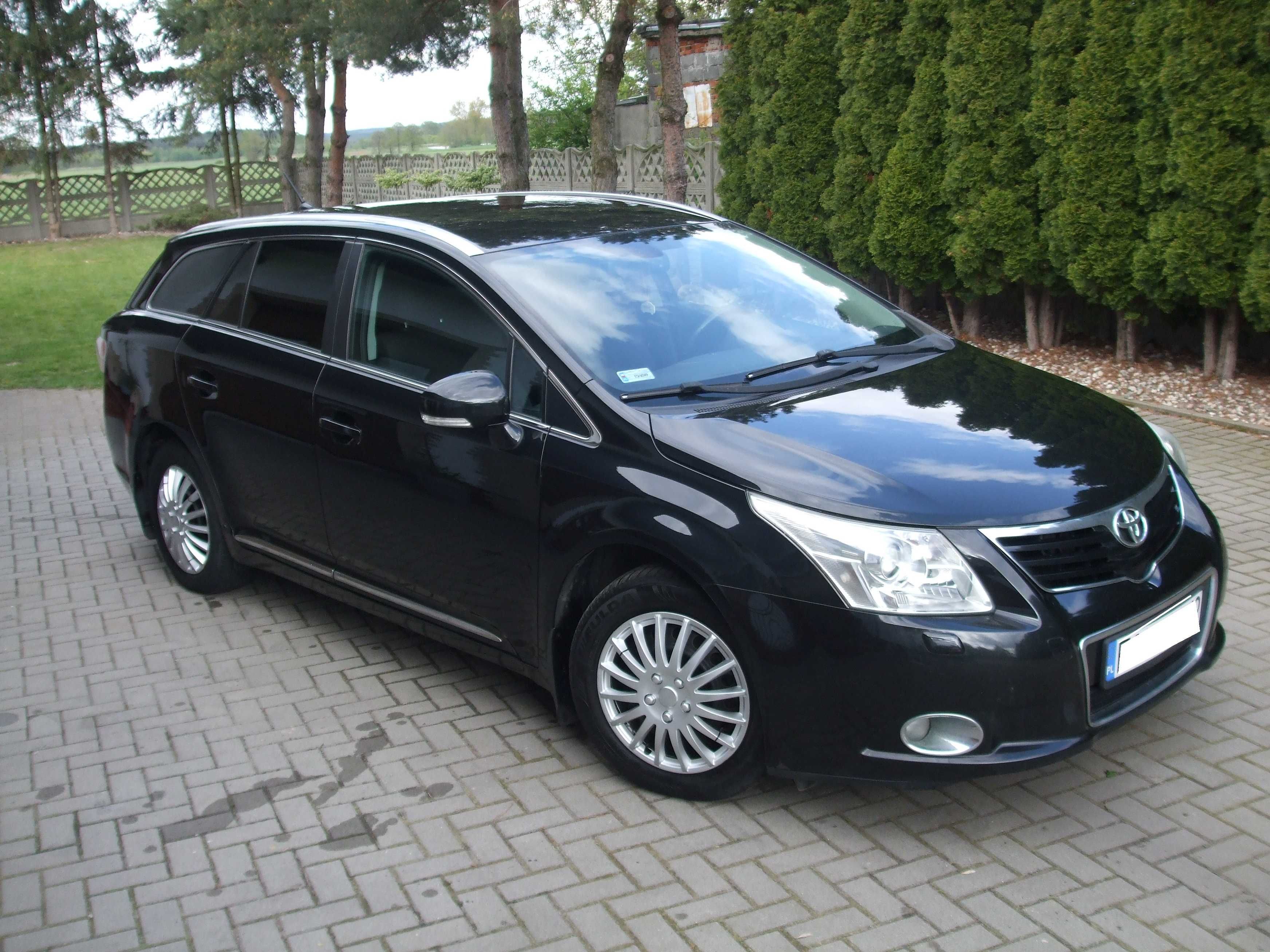 TOYOTA AVENSIS *1.8 benzyna* 2010r* salonowy *147PS* zadbany*