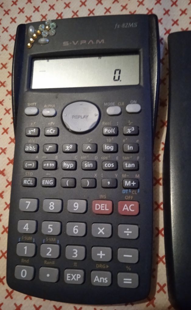 Calculadora científica Casio fx-82MS