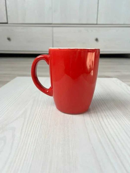 Czerwony kubek 300 ml