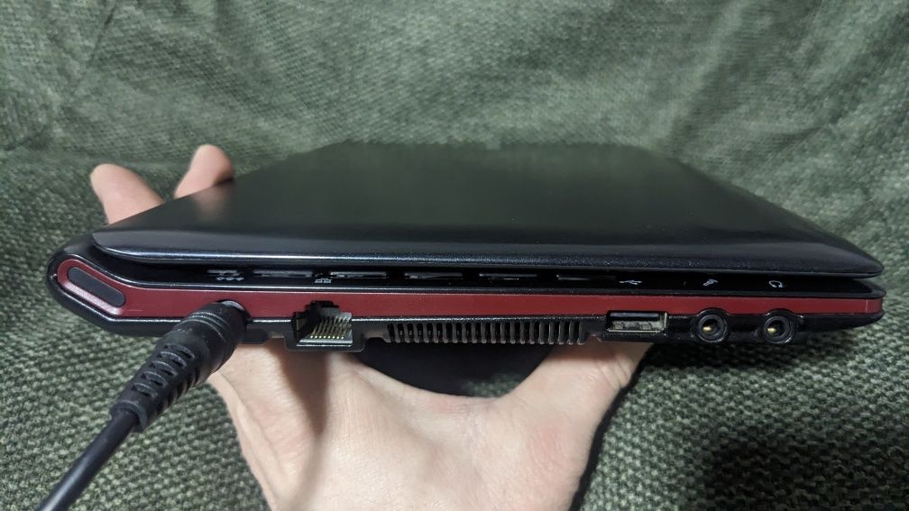 Нетбук Samsung N145 Plus black