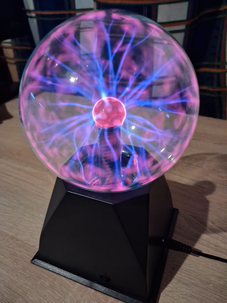 Magiczna plazmowa szklana kula