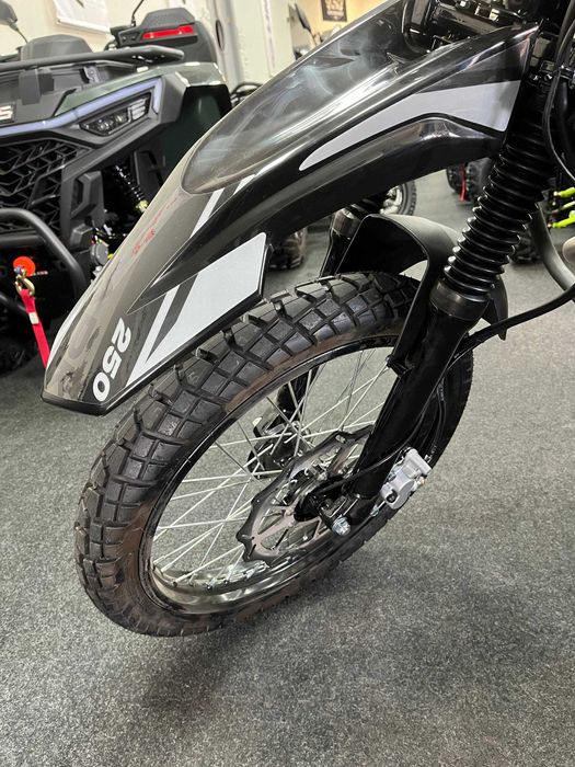 АКЦІЯ Мотоцикл SPARK SP250D-3
