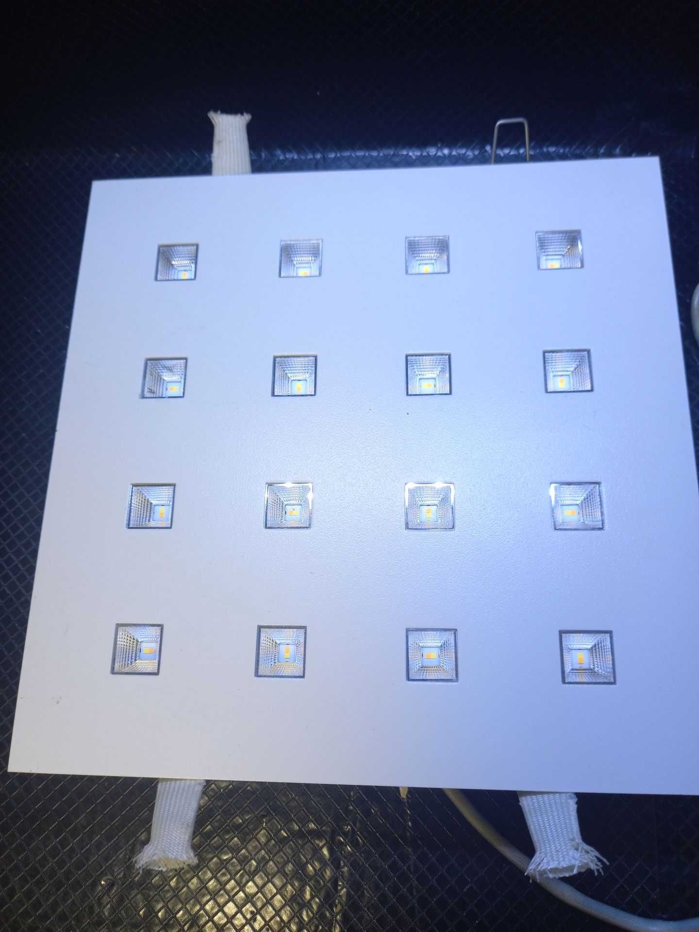Panel oświetleniowy LED - 16 diod - natynkowy - z zasilaczem