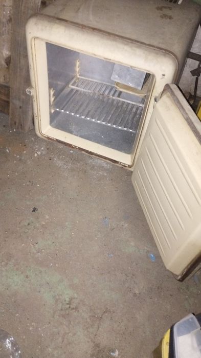 Sprzedam lodówkę z PRL