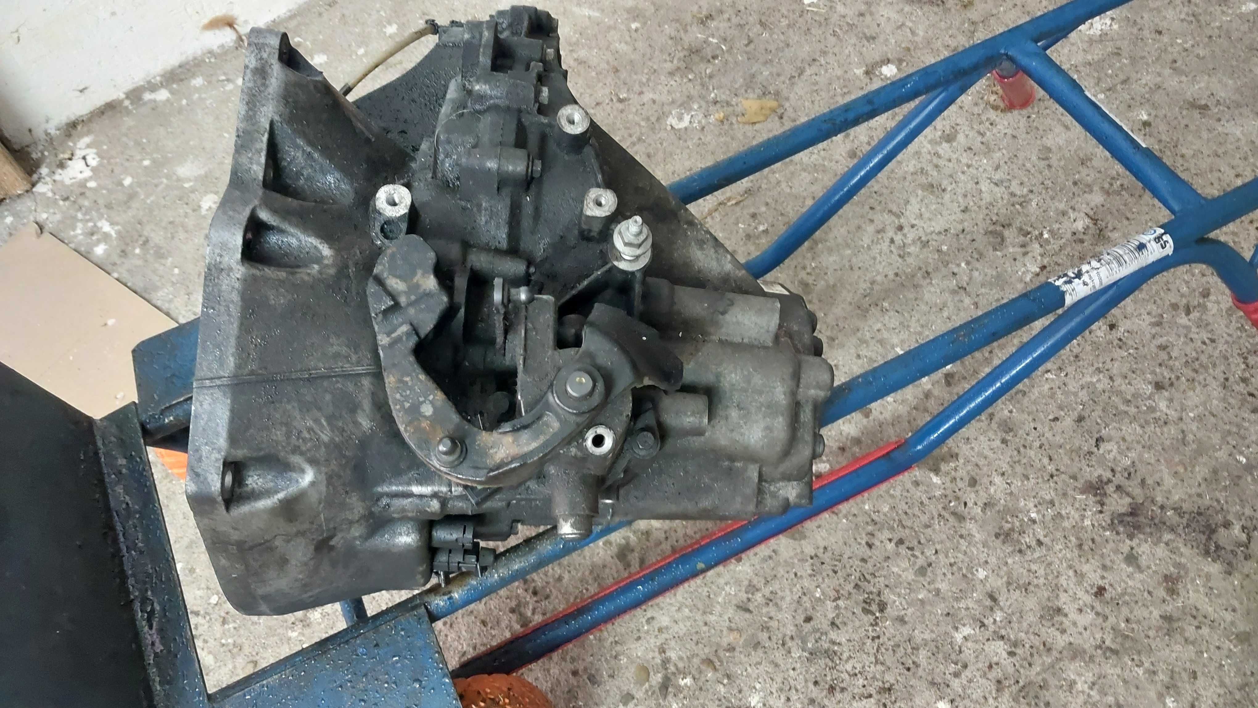 Skrzynia biegów Ford Focus mk3 1,6 tdci 10-14 rok USZKODZONA