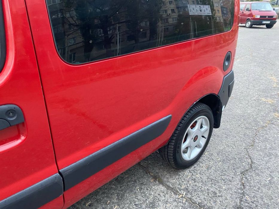 Renault Kangoo ne farbovana