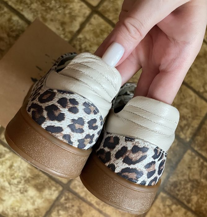 Кеди натуральна шкіра  39 р.